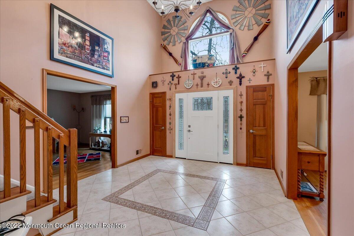 51 Shilling Road Manalapan, NJ 07726 - Photo 8 of 47 06-51 Shilling Rd, Manalapan, NJ (11)