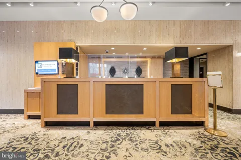 $175,000 | 224 West Rittenhouse Square, Unit 915B, Philadelphia, PA 19103