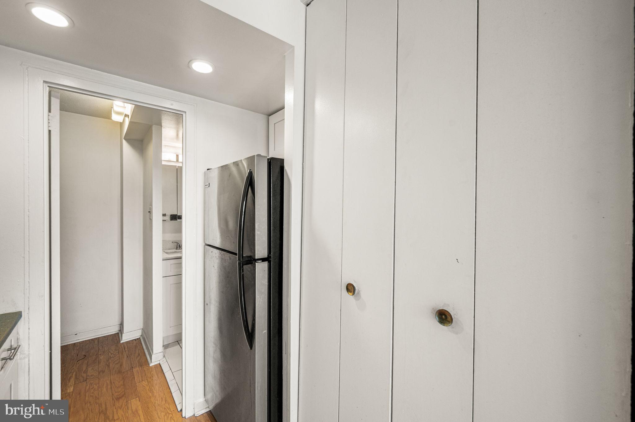 224 West Rittenhouse Square, Unit 915B Philadelphia, PA 19103 - Photo 9 of 21 Pantry