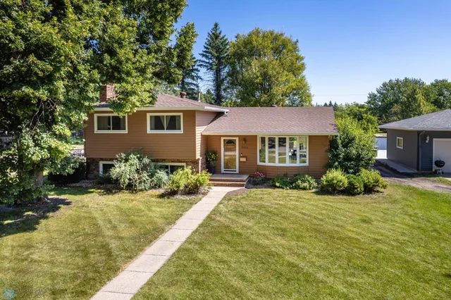 $405,000 | 2925 Edgewood Drive North, Fargo, ND 58102
