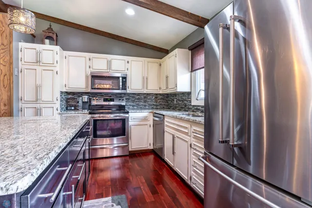 $405,000 | 2925 Edgewood Drive North, Fargo, ND 58102