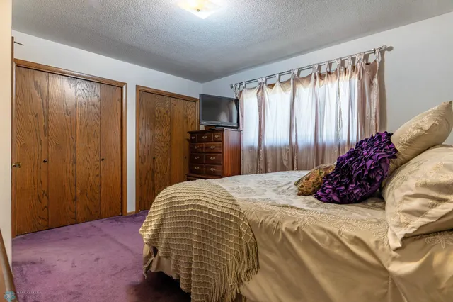 $405,000 | 2925 Edgewood Drive North, Fargo, ND 58102