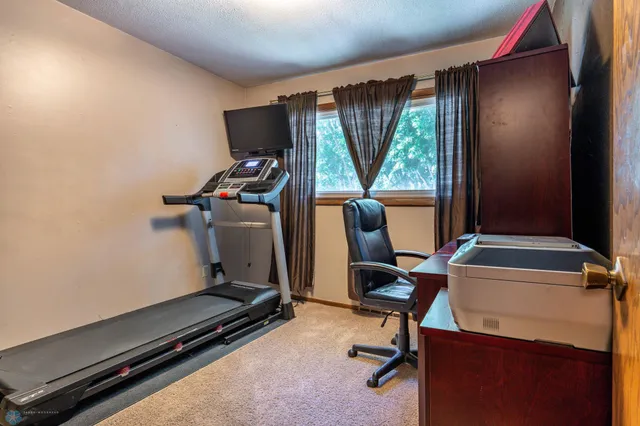 $405,000 | 2925 Edgewood Drive North, Fargo, ND 58102