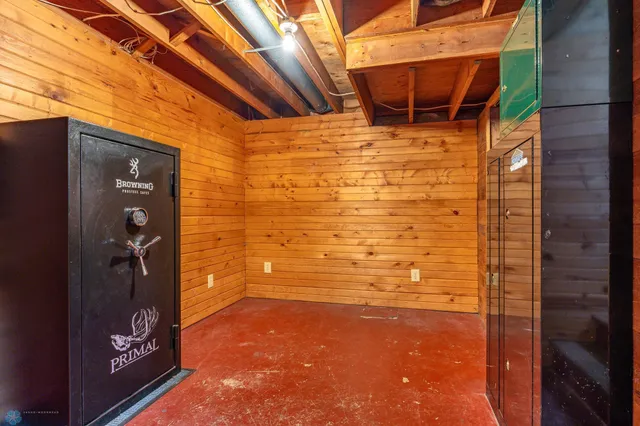 $405,000 | 2925 Edgewood Drive North, Fargo, ND 58102