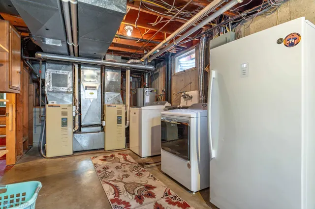 $405,000 | 2925 Edgewood Drive North, Fargo, ND 58102