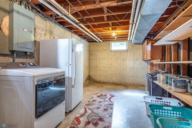 $405,000 | 2925 Edgewood Drive North, Fargo, ND 58102