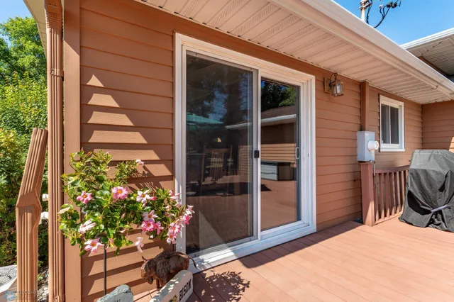 $405,000 | 2925 Edgewood Drive North, Fargo, ND 58102