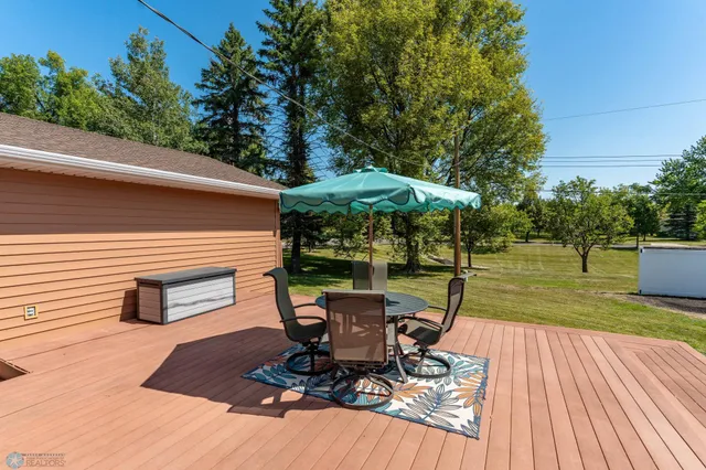 $405,000 | 2925 Edgewood Drive North, Fargo, ND 58102