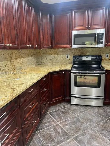 $2,400 | 3933 Cocoplum Circle, Unit 3518, Coconut Creek, FL 33063