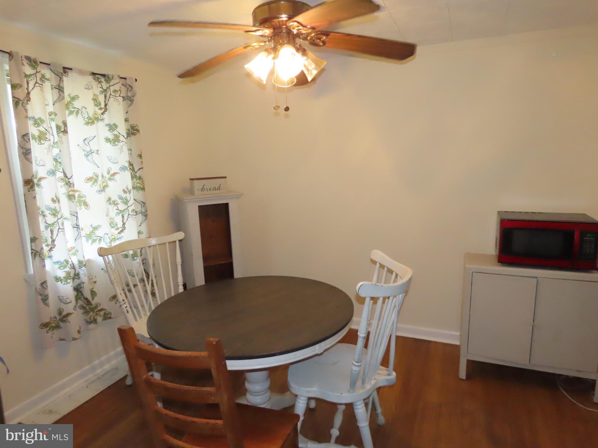 124 Maple Hill Road Wilmington, DE 19804 - Photo 5 of 7 Dining area
