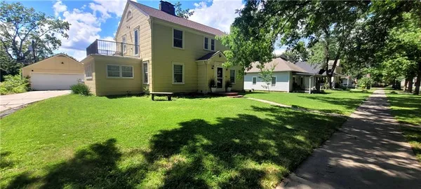 $275,000 | 924 South Hickory Street, Ottawa, KS 66067