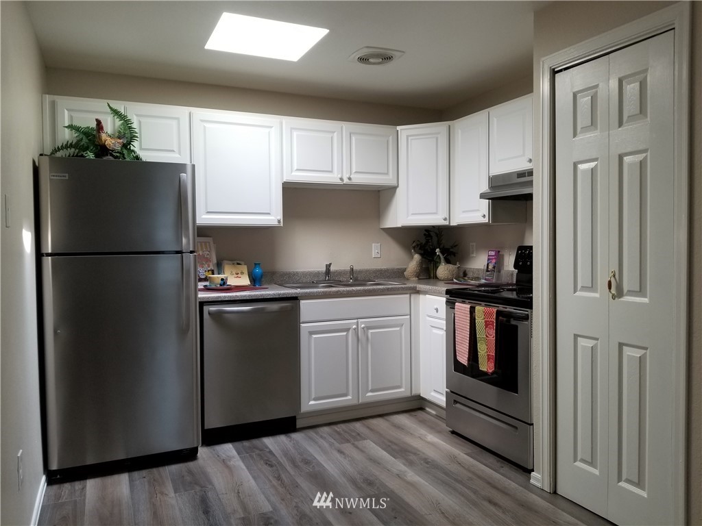 4308 Northeast Sunset Boulevard, Unit AA4 Renton, WA 98059 - Photo 5 of 15 Gallery Image 5