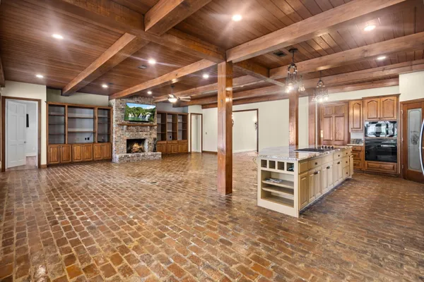 a view of a storage & utility room