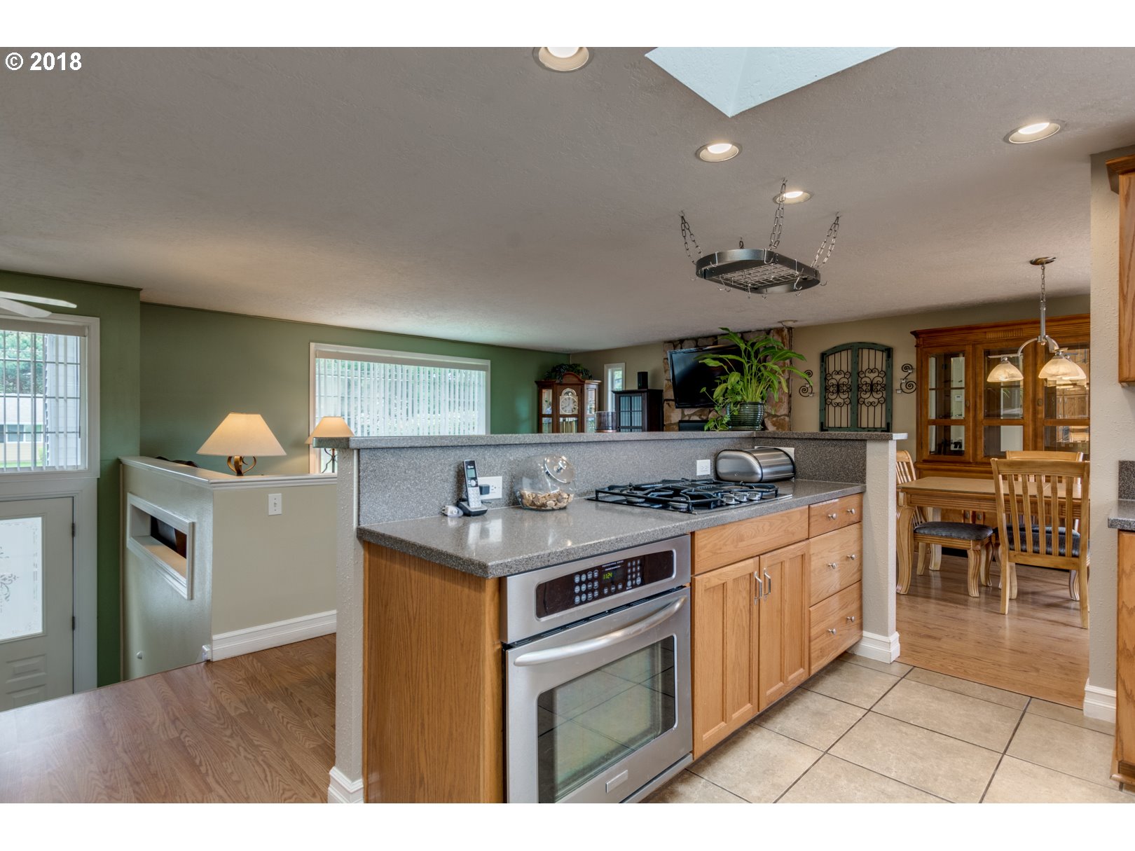 14099 South Caufield Road Oregon City, OR 97045 - Photo 8 of 32 Gallery Image 8