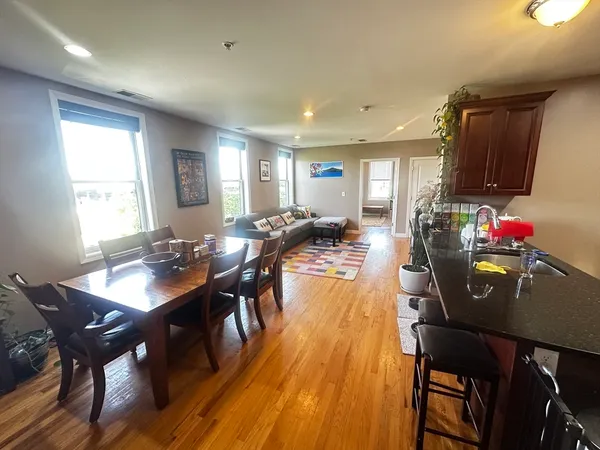 $3,725 | 100 Fellsway West, Unit 302, Somerville, MA 02145