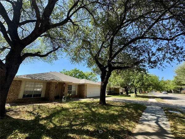 $2,200 | 1208 Leah Lane, Round Rock, TX 78665