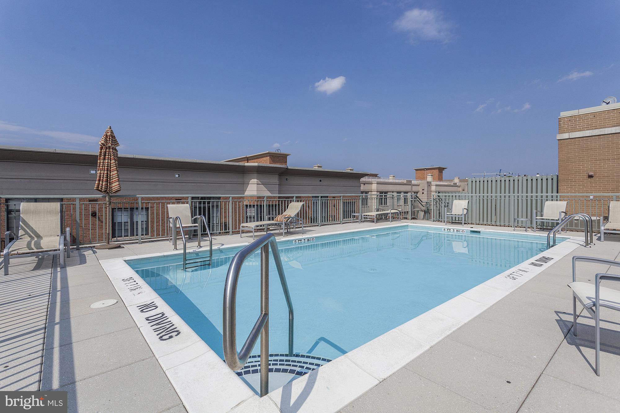 2425 L Street Northwest, Unit 533 Washington, DC 20037 - Photo 18 of 28 Rooftop Pool