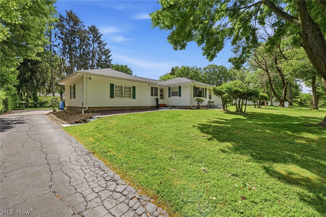 1499 Morris Road Kent, OH 44240 - Photo 2 of 41 Ranch-style residence featuring white siding and green shutters