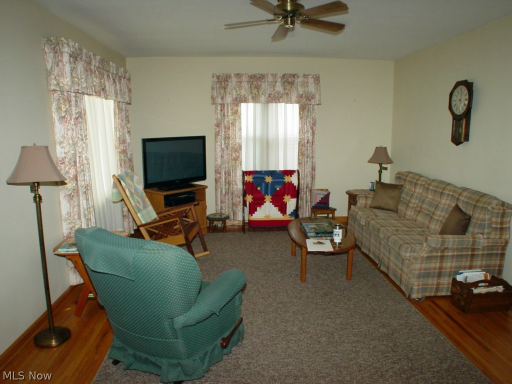 118 Powers Road Weirton, WV 26062 - Photo 2 of 14 Gallery Image 2