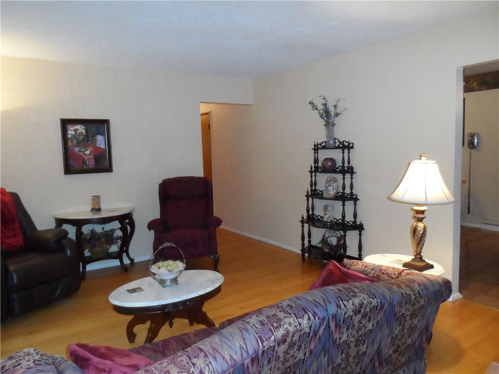 310 East Roberts Road Indianapolis, IN 46227 - Photo 4 of 16 Gallery Image 4