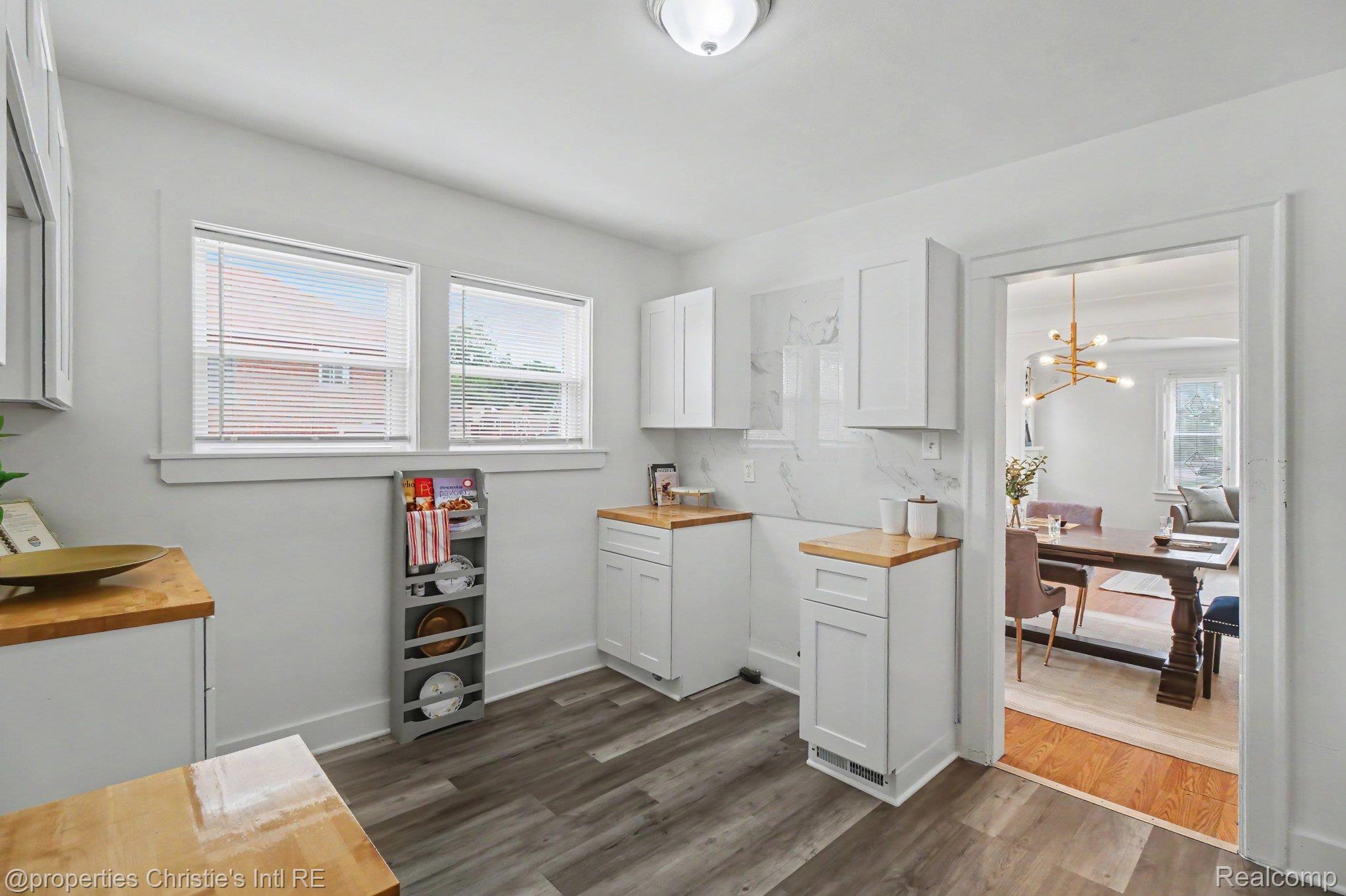 18315 Prairie Street Detroit, MI 48221 - Photo 5 of 16 005_file_9340.jpg