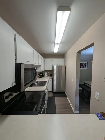 $129,000 | 4120 Parklawn Avenue, Unit 319, Edina, MN 55435