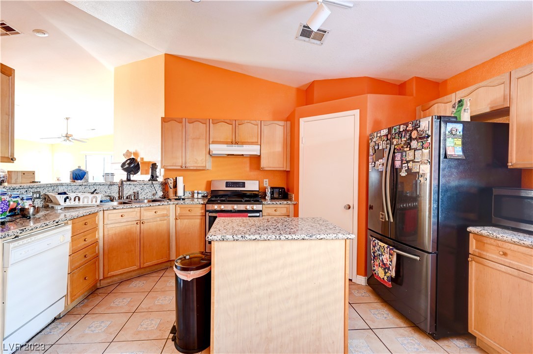 7317 Alpine Ridge Street Las Vegas, NV 89131 - Photo 7 of 19 Gallery Image 7