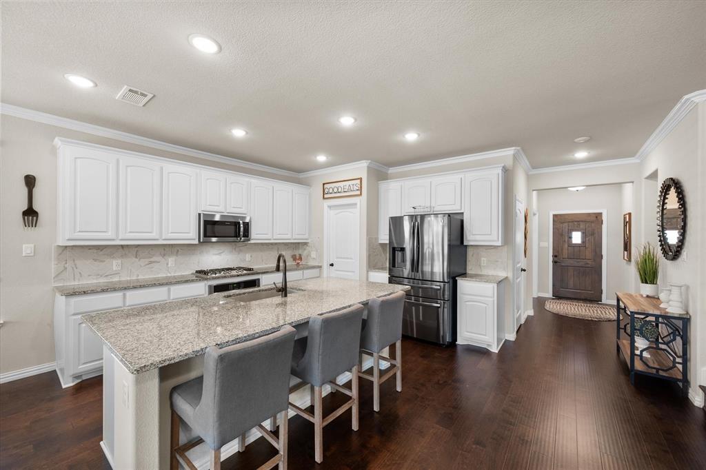 1732 Rio Secco Drive Fort Worth, TX 76131 - Photo 8 of 40