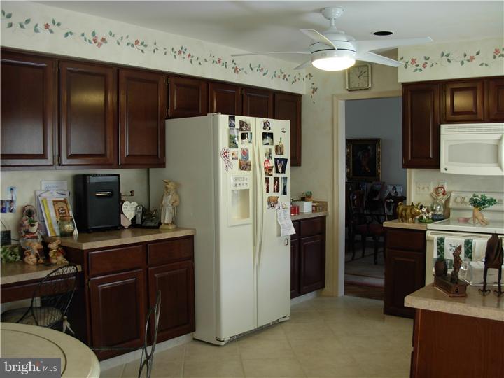 842 Taylor Road, Unit B Monroe Township, NJ 08831 - Photo 4 of 14 Gallery Image 4