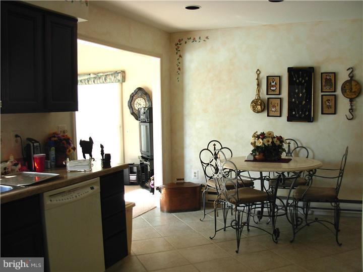 842 Taylor Road, Unit B Monroe Township, NJ 08831 - Photo 5 of 14 Gallery Image 5