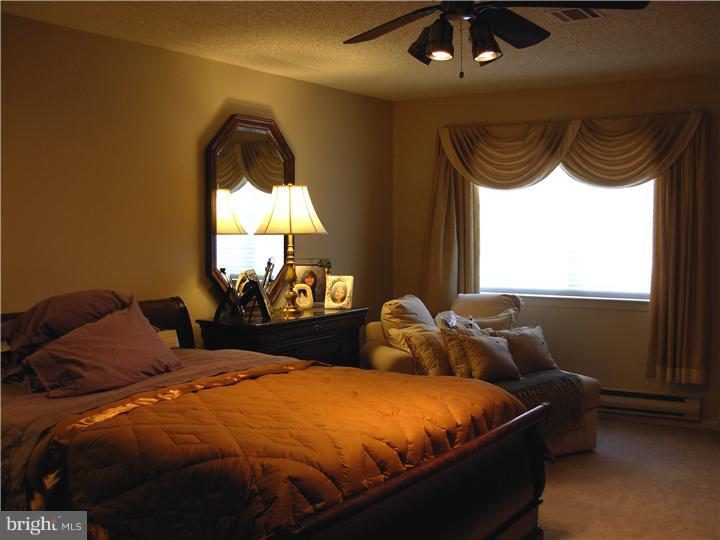 842 Taylor Road, Unit B Monroe Township, NJ 08831 - Photo 8 of 14 Gallery Image 8