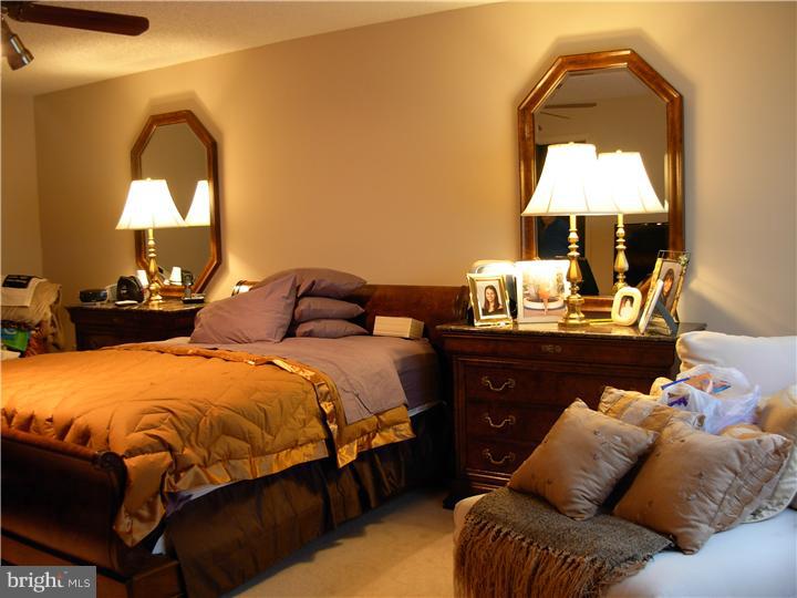 842 Taylor Road, Unit B Monroe Township, NJ 08831 - Photo 9 of 14 Gallery Image 9