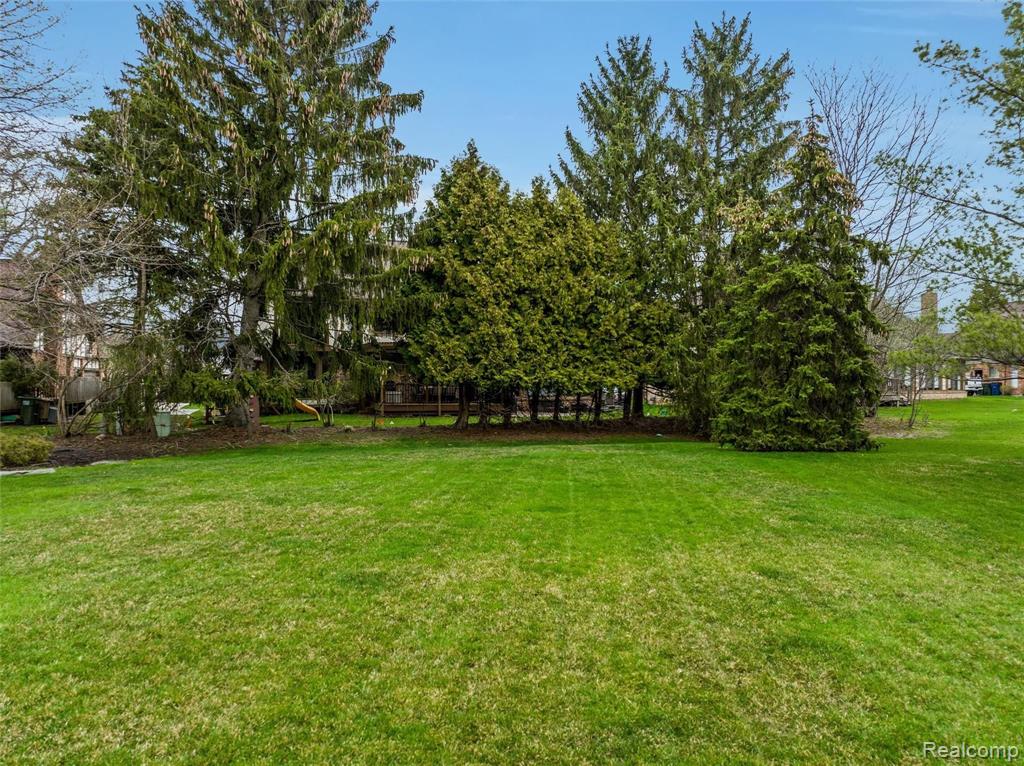 2098 Mapleridge Road Rochester Hills, MI 48309 - Photo 33 of 40
