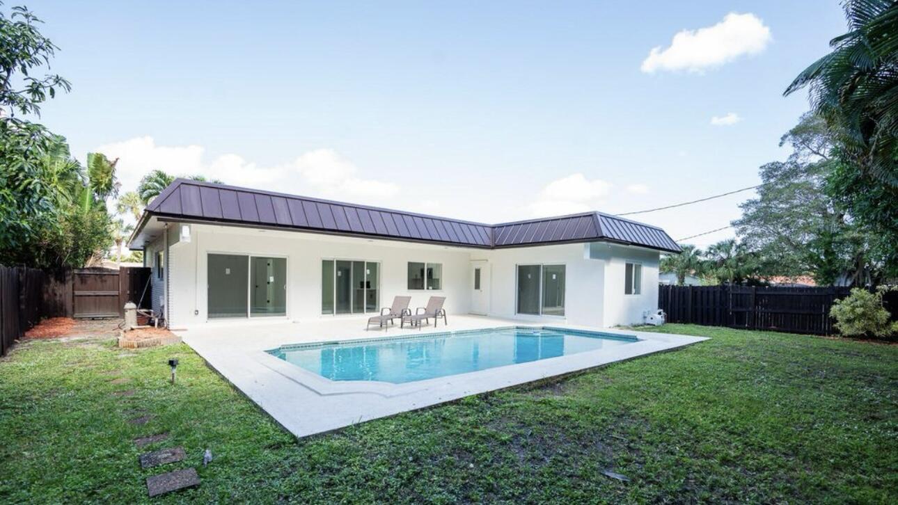 1070 Southwest 18th Street Boca Raton, FL 33486 - Photo 2 of 23 IMG_1128