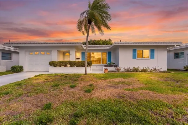 $275,000 | 4517 101st Avenue North, Unit 2, Pinellas Park, FL 33782