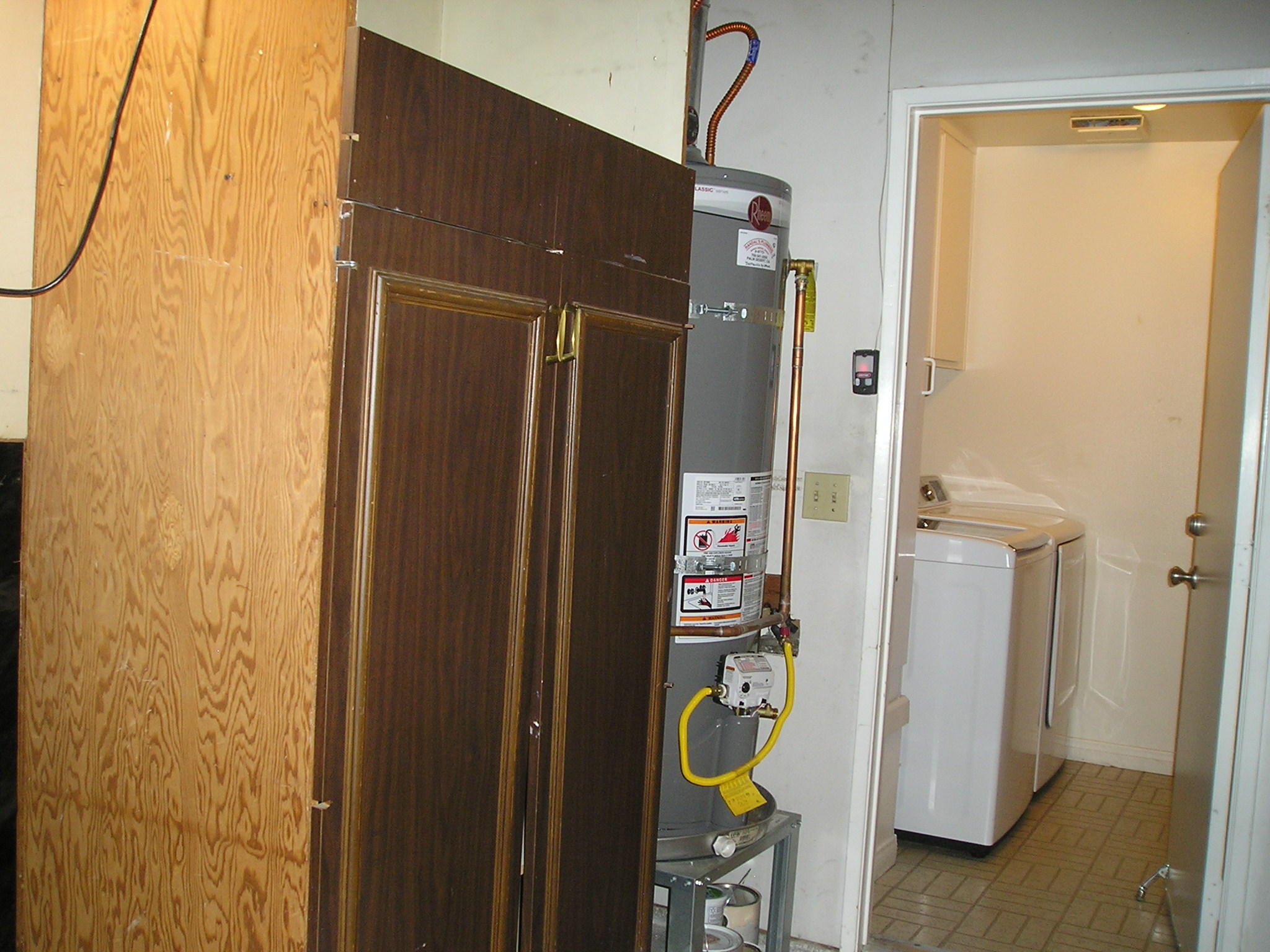 38 Malaga Drive Rancho Mirage, CA 92270 - Photo 30 of 37 a bathroom with a shower and a sink