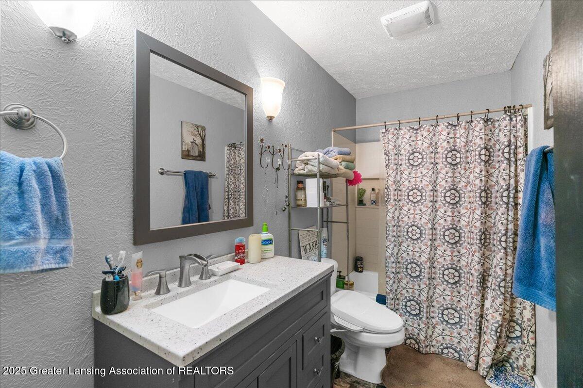 10651 Bell Oak Road Fowlerville, MI 48836 - Photo 17 of 33 21-Media Jett - 09