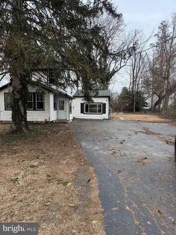 $2,500 | 365 East Springfield Road, Springfield, PA 19064