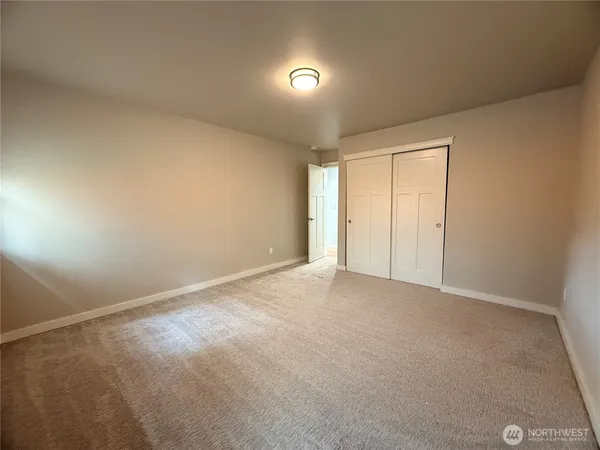 $4,950 | 11837 32nd Avenue Northeast, Seattle, WA 98125