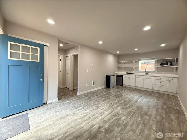 $4,950 | 11837 32nd Avenue Northeast, Seattle, WA 98125