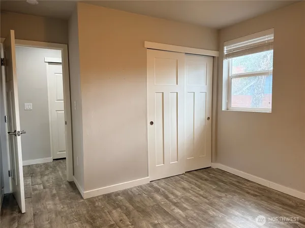 $4,950 | 11837 32nd Avenue Northeast, Seattle, WA 98125