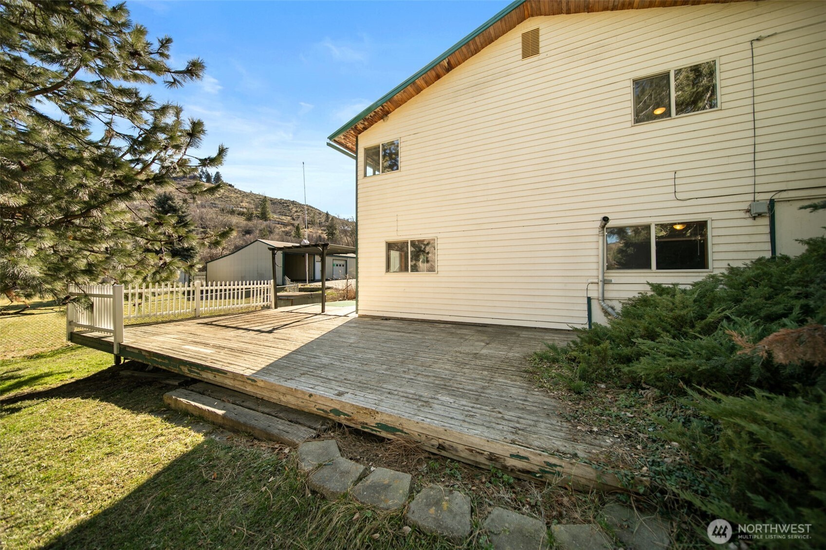 4195 Squilchuck Road Wenatchee, WA 98801 - Photo 31 of 39