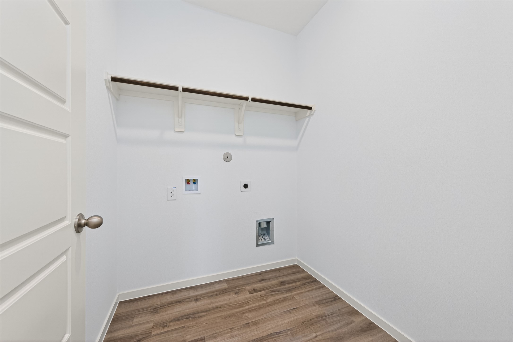 12359 Sunset Canyon Way Willis, TX 77318 - Photo 17 of 35 a view of small space with wooden floor