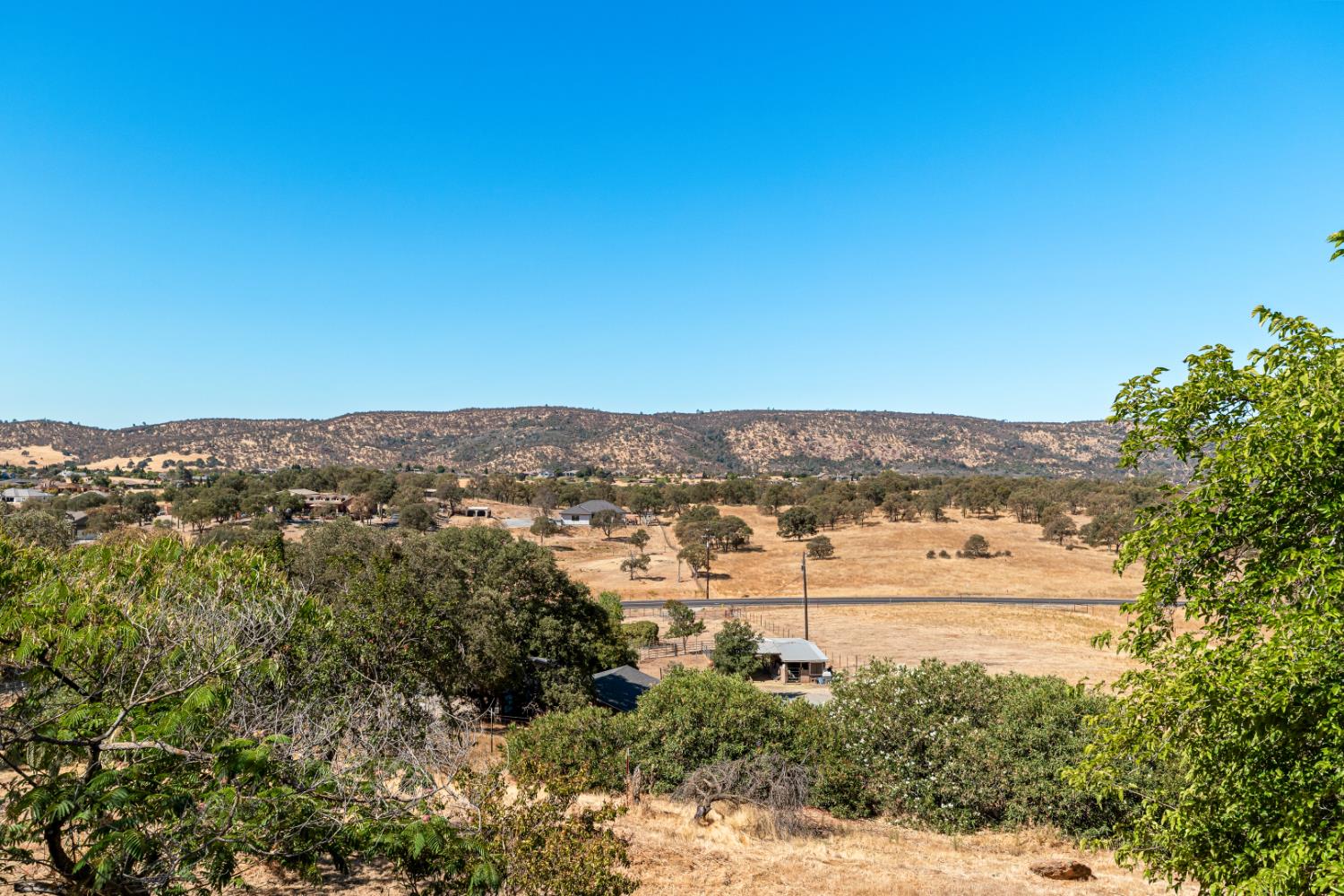 2512 Quail Hill Road Copperopolis, CA 95228 - Photo 17 of 70 a view of a city