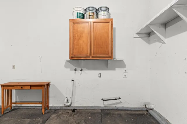 a picture of a room with a floor plan