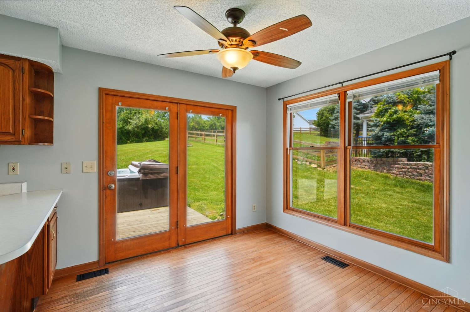 617 Orient Way Hamilton, OH 45013 - Photo 5 of 54