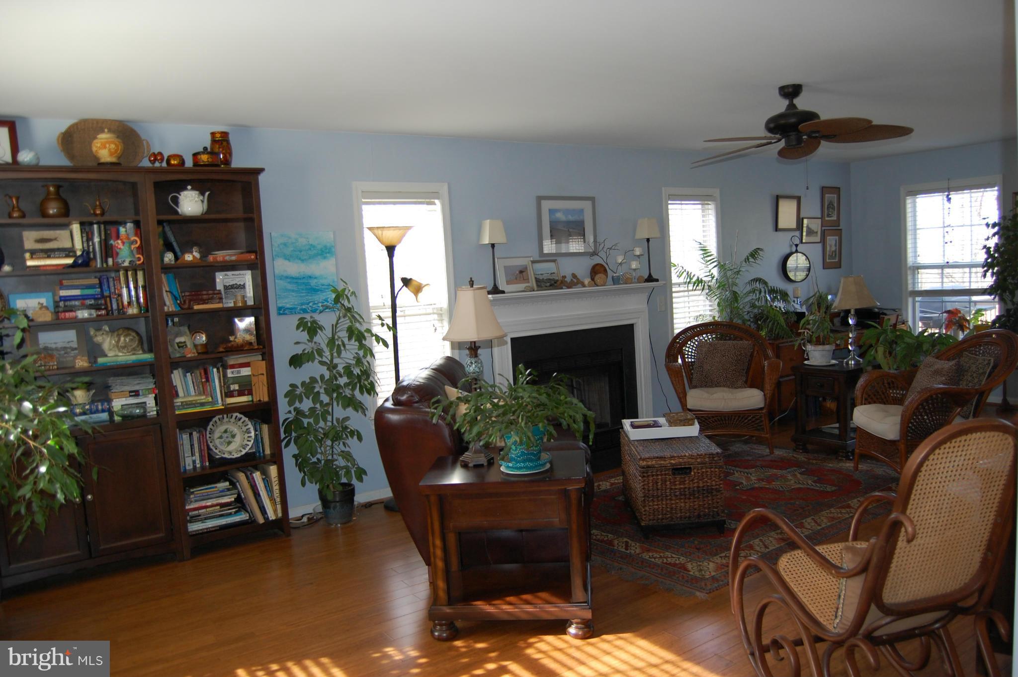 11101 Signal Hill Road Culpeper, VA 22701 - Photo 2 of 30 Living Room