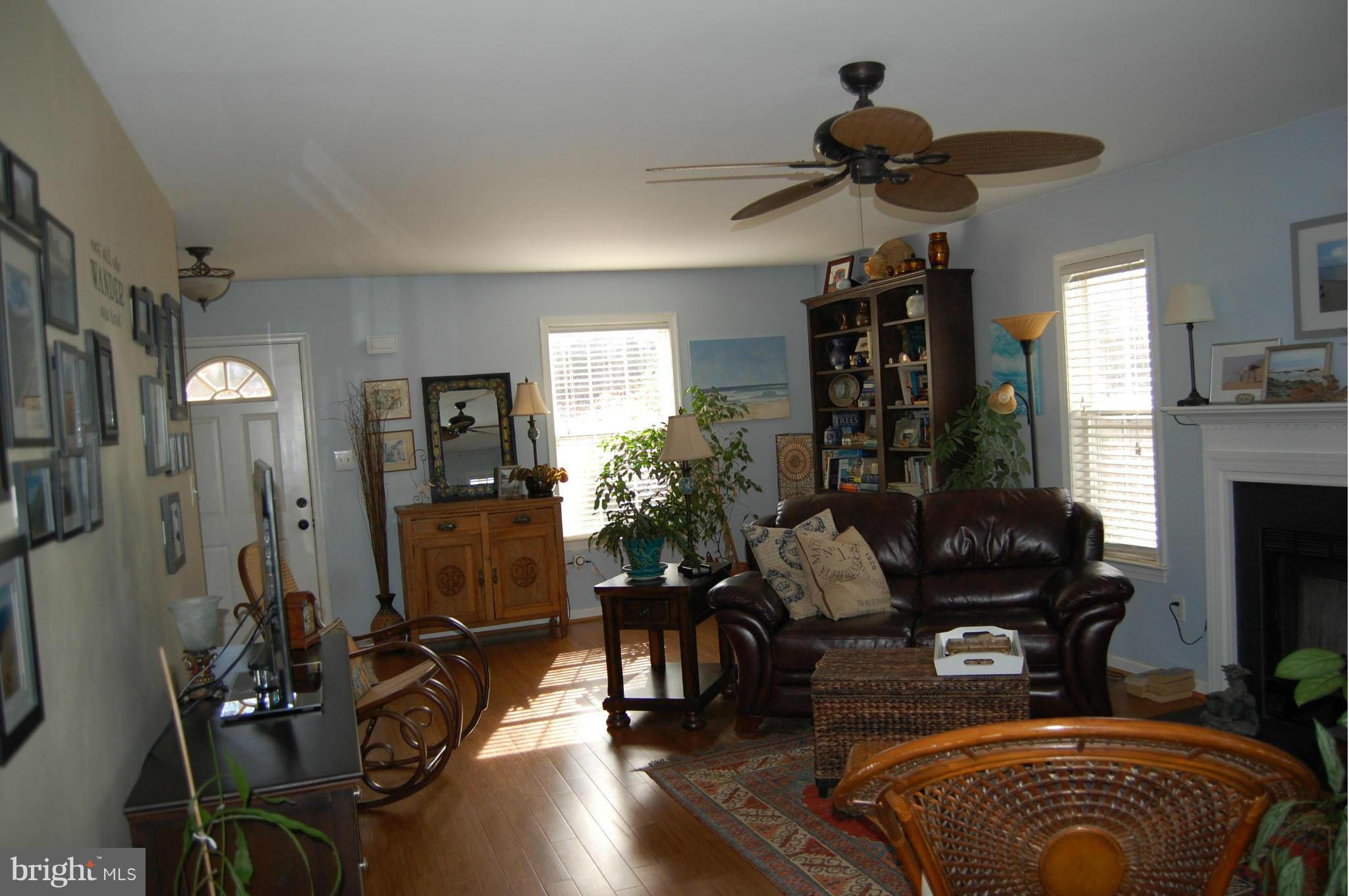 11101 Signal Hill Road Culpeper, VA 22701 - Photo 3 of 30 Living Room