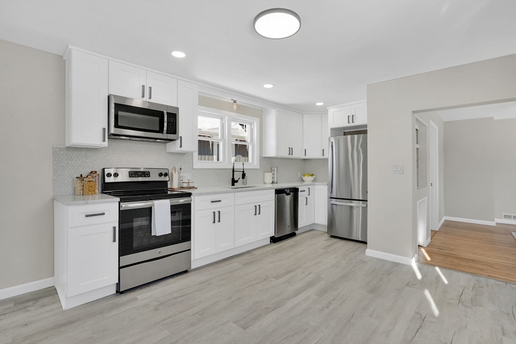 115 Hampden Street Springfield, MA 01151 - Photo 12 of 35