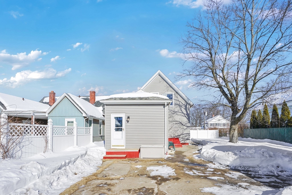 115 Hampden Street Springfield, MA 01151 - Photo 4 of 35